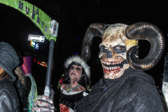 The 2021 New York Halloween Parade took off again this year after one year off due to COVID. This spooktakular event started in the West Village on Spring St and followed down 6th Ave where performers, floats and a diverse set of costumes marched down for spectators.
Hundreds gathered together again to enjoy this iconic event. (C) Bianca Otero. October 31, 2021. NYC