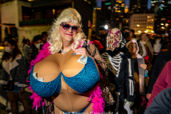 New York, N.Y. 
New York CityÕs 48th Annual Village Halloween
Parade.  Various parade goers show off their elaborate costumes.