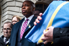 NYC Mayor ERIC ADAMS spoke to the public and raised both the American and Ukrainian flags together to show solidarity with Ukraine and to commemorate a month since the unprovoked attack made by Russia on the Ukraine in Bowling Green, Downtown Manhattan.
Key Ukrainian representatives as well as local politicians came to show support as well as members of  LGBTQ, RAZOM and Americans for Ukraine amongst others.  Bowling Green, Manhattan, NYC. Wednesday, March 23, 2022. (C) Bianca Otero