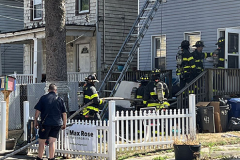 All Hands Fire
Simondson Place
Staten Island
Wednesday, August 10, 2022
Photographs by:
Mary DiBiase Blaich 

An All-Hands fire was first reported at 10:24 am Wednesday morning (08-10-2022) for fire in a private dwelling on Simondson Place in Staten Island.  Fire reports said searches in the fire apartment were delayed due to clutter.  One fireman was spotted cooling his head with water alongside his rig.