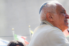 An “ad-hoc” committee of Rabbis for Peace in Ukraine organized a peaceful rally in front of the United States Mission to the UN. In order to “raise a voice of moral conscience.” During the Fast of Esther on the eve of Purim. Rabbi  Avi Weiss of The Bayit and other Rabbinical community figures spoke to the public on the need for peace and understanding and necessity to end the war. 
In conclusion of the rally was a peaceful civil disobedience.  
Manhattan, NYC. Wednesday, March 16, 2022. (C) Bianca Otero