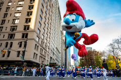 MacyÕs Thanksgiving Parade 2021 turns down Avenue of the Americas.