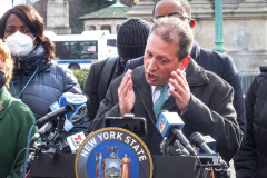 New York City Comptroller, Brad Lander speaks to the press and public.
New York City and New York state elected officials are advocating for the expansion of voting rights as the country observes the one-year anniversary of the attack on the U.S. Capitol. Brooklyn, NY, January 6, 2022. (C) Bianca Otero