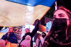 Hundreds of Ukrainians took to Times Square to protest the Russian invasion of the Ukraine and to welcome a protest car rally that started in Brooklyn, New York and ended in the Square.
Together they chanted “Stop Putin’s War” and “Protect Ukrainian Skies” amongst others.
Many fear the unknown and for the worst while attacks and mayhem riddle the Ukraine still. Midtown, Manhattan. Friday, February 25, 2022