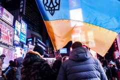 Hundreds of Ukrainians took to Times Square to protest the Russian invasion of the Ukraine and to welcome a protest car rally that started in Brooklyn, New York and ended in the Square.
Together they chanted “Stop Putin’s War” and “Protect Ukrainian Skies” amongst others.
Many fear the unknown and for the worst while attacks and mayhem riddle the Ukraine still. Midtown, Manhattan. Friday, February 25, 2022