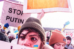 Hundreds of Ukrainians took to Times Square to protest the Russian invasion of the Ukraine and to welcome a protest car rally that started in Brooklyn, New York and ended in the Square.
Together they chanted “Stop Putin’s War” and “Protect Ukrainian Skies” amongst others.
Many fear the unknown and for the worst while attacks and mayhem riddle the Ukraine still. Midtown, Manhattan. Friday, February 25, 2022