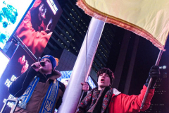 Hundreds of Ukrainians took to Times Square to protest the Russian invasion of the Ukraine and to welcome a protest car rally that started in Brooklyn, New York and ended in the Square.
Together they chanted “Stop Putin’s War” and “Protect Ukrainian Skies” amongst others.
Many fear the unknown and for the worst while attacks and mayhem riddle the Ukraine still. Midtown, Manhattan. Friday, February 25, 2022