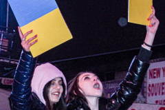 Hundreds of Ukrainians took to Times Square to protest the Russian invasion of the Ukraine and to welcome a protest car rally that started in Brooklyn, New York and ended in the Square.
Together they chanted “Stop Putin’s War” and “Protect Ukrainian Skies” amongst others.
Many fear the unknown and for the worst while attacks and mayhem riddle the Ukraine still. Midtown, Manhattan. Friday, February 25, 2022
