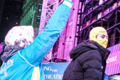 Hundreds of Ukrainians took to Times Square to protest the Russian invasion of the Ukraine and to welcome a protest car rally that started in Brooklyn, New York and ended in the Square.
Together they chanted “Stop Putin’s War” and “Protect Ukrainian Skies” amongst others.
Many fear the unknown and for the worst while attacks and mayhem riddle the Ukraine still. Midtown, Manhattan. Friday, February 25, 2022