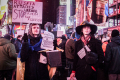 Hundreds of Ukrainians took to Times Square to protest the Russian invasion of the Ukraine and to welcome a protest car rally that started in Brooklyn, New York and ended in the Square.
Together they chanted “Stop Putin’s War” and “Protect Ukrainian Skies” amongst others.
Many fear the unknown and for the worst while attacks and mayhem riddle the Ukraine still. Midtown, Manhattan. Friday, February 25, 2022