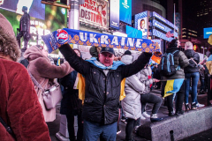 Hundreds of Ukrainians took to Times Square to protest the Russian invasion of the Ukraine and to welcome a protest car rally that started in Brooklyn, New York and ended in the Square.
Together they chanted “Stop Putin’s War” and “Protect Ukrainian Skies” amongst others.
Many fear the unknown and for the worst while attacks and mayhem riddle the Ukraine still. Midtown, Manhattan. Friday, February 25, 2022