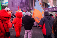 Hundreds of Ukrainians took to Times Square to protest the Russian invasion of the Ukraine and to welcome a protest car rally that started in Brooklyn, New York and ended in the Square.
Together they chanted “Stop Putin’s War” and “Protect Ukrainian Skies” amongst others.
Many fear the unknown and for the worst while attacks and mayhem riddle the Ukraine still. Midtown, Manhattan. Friday, February 25, 2022