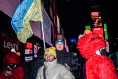 Hundreds of Ukrainians took to Times Square to protest the Russian invasion of the Ukraine and to welcome a protest car rally that started in Brooklyn, New York and ended in the Square.
Together they chanted “Stop Putin’s War” and “Protect Ukrainian Skies” amongst others.
Many fear the unknown and for the worst while attacks and mayhem riddle the Ukraine still. Midtown, Manhattan. Friday, February 25, 2022