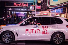Hundreds of Ukrainians took to Times Square to protest the Russian invasion of the Ukraine and to welcome a protest car rally that started in Brooklyn, New York and ended in the Square.
Together they chanted “Stop Putin’s War” and “Protect Ukrainian Skies” amongst others.
Many fear the unknown and for the worst while attacks and mayhem riddle the Ukraine still. Midtown, Manhattan. Friday, February 25, 2022