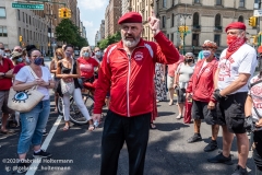 Curtis Sliwa, founder of the Guardian Angels, talks to a group of Upper West Siders about the hotels turned homeless shelters in New York City on August 9, 2020. Residents have complained about an uptick in crime and drugs as well as the housing of sexual offenders in the neighborhood. (Photo by Gabriele Holtermann)