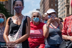 Upper West Siders attend a meeting with Curtis Sliwa, founder of the Guardian Angels, addressing the hotels turned homeless shelters in New York City on August 9, 2020. Residents have complained about an uptick in crime and drugs as well as the housing of sexual offenders in the neighborhood. (Photo by Gabriele Holtermann)