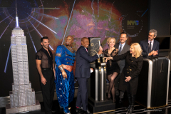 NYC & Company Kickoffs NYC Winter Outing with Mayor Eric Adams, Fred Dixon, Charlotte St. Martin, Anthony E. Malkin, Marlene Poynder, David Burke, Tren’ness Woods-Black, and Cast members from Aladdin and Chicago at the Empire State Building, 1/18/22. NYC Mayor Eric Adams with cast members of Aladdin, Chicago, and various dignitaries light the Empire State Building.