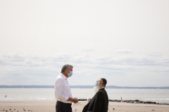 09-15-2020 - Mayor Bill de Blasio visits Coney Island to help prep Rosh Hashanah holiday food donation packages for seniors and has a meeting with locals and Rabbi Moshe Wiener  (exec. dir. or the local JCC) before the start of the Jewish New Year. Photo by Erica Price
