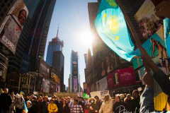 Members of Free Kazakhs hold a rally in Times Square in New York on 27 Feb 2022 demanding an immediate end to the torture of 12,000 people and their release and for Putin to stop his attack on the Ukraine.
Dictatorial regime of Tokayev called the protesters in Almaty, Kazakhstan as terrorists and bandits, indicating their number at 20,000 people. After this statement, the regime has illegally arrested 12,000 people and continues to torture them inhumanly to this day.