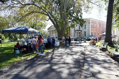 Saturday, September 25, 2021
Snug Harbor Cultural Center
Staten Island, NY
Photographs by
Mary DiBiase Blaich

The Staten Island Museum's 71st Annual Fence Show, highlighting art and fine crafts, was held today at  Snug Harbor Cultural Center  in Livingston, Staten Island.