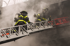 A four-alarm (as of 8:45 a.m.) fire tore through 132 Montague St. near Henry St., Brooklyn Heights, on the morning of Fri., December 10, 2021.

(Marc A. Hermann)