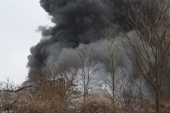 Wednesday, March 31, 2021
Fifth Alarm
60 Davidson Street
Staten Island, NY
For Credit:  Mary DiBiase Blaich

A 5th Alarm Fire burns through a 2.5 story warehouse at 60 Davidson Street in Staten Island Wednesday afternoon.  All fire members were removed from the building.  More than 10 tower ladders were called to the scene, and the NYPD called a level one mobilization for traffic control.