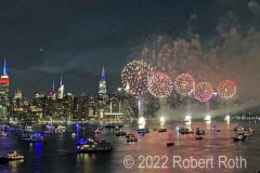 NEW YORK, 07/04/2022: Fireworks explode over the East River in the annual Macys Independence Day Celebration, July 4, 2022. © 2022 Robert Roth
