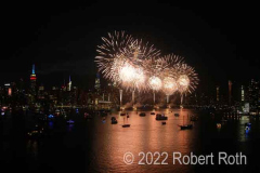 NEW YORK, 07/04/2022: Fireworks explode over the East River in the annual Macys Independence Day Celebration, July 4, 2022. © 2022 Robert Roth