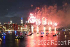 NEW YORK, 07/04/2022: Fireworks explode over the East River in the annual Macys Independence Day Celebration, July 4, 2022. © 2022 Robert Roth