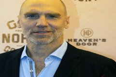 John Schiappa (Ensemble) takes the red carpet.