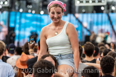 New Yorkers enjoy the "We Love NYC Homecoming Concert" on the Great Lawn in Central Park.(Photo by Gabriele Holtermann)