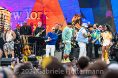 LL Cool J and friends perform for the crowd attending the "We Love NYC Homecoming Concert" on the Great Lawn in Central Park.(Photo by Gabriele Holtermann)
