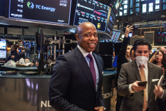 Recently appointed NYC Mayor, ERIC ADAMS, rang the bell at the NEW YORK STOCK EXCHANGE on Monday, February 28, 2022. Mayor Adams also called himself a “compassionate capitalist” as well as getting over the “hurdles” of lifting the mask mandate for school children and finally hinted that the market could possibly take a “hit” due to the possible full war in Ukraine. (C) Bianca Otero