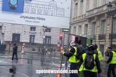 paris riots 2018 violent clashes between police and demonstraters