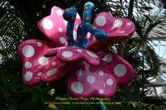 KUSAMA: COSMIC NATURE
Saturday, April 10 – Sunday, October 31, 2021
Final Weeks!
Experience Yayoi Kusama’s profound connection with nature
Contemporary Japanese artist Yayoi Kusama is one of the most popular artists in the world, drawing millions to experience her immersive installations.
Exclusively at NYBG, Kusama reveals her lifelong fascination with the natural world, beginning with her childhood spent in the greenhouses and fields of her family’s seed nursery. Her artistic concepts of obliteration, infinity, and eternity are inspired by her intimate engagement with the colors, patterns, and life cycles of plants and flowers.

Spectacular installations feature Kusama’s multifaceted art, including monumental floral sculptures that transform NYBG’s 250-acre landmark landscape.