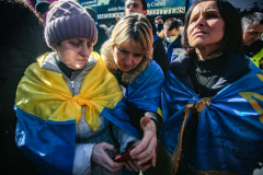 Ukranian supporters came together again  in Times Square, to speak in protest on their opposition of the Russian attack on Ukraine.
People from around the world took to the foghorns to speak their minds against the attack and to reinforce their solidarity together in support.
Times Square, Midtown, Manhattan, New York. Saturday, February 26, 2022. (C) Bianca Otero