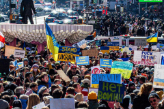 Ukranian supporters came together again  in Times Square, to speak in protest on their opposition of the Russian attack on Ukraine.
People from around the world took to the foghorns to speak their minds against the attack and to reinforce their solidarity together in support.
Times Square, Midtown, Manhattan, New York. Saturday, February 26, 2022. (C) Bianca Otero