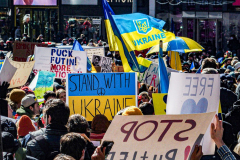 Ukranian supporters came together again  in Times Square, to speak in protest on their opposition of the Russian attack on Ukraine.
People from around the world took to the foghorns to speak their minds against the attack and to reinforce their solidarity together in support.
Times Square, Midtown, Manhattan, New York. Saturday, February 26, 2022. (C) Bianca Otero