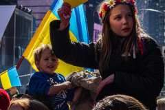 Ukranian supporters came together again  in Times Square, to speak in protest on their opposition of the Russian attack on Ukraine.
People from around the world took to the foghorns to speak their minds against the attack and to reinforce their solidarity together in support.
Times Square, Midtown, Manhattan, New York. Saturday, February 26, 2022. (C) Bianca Otero