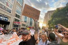 June 24 2022 NEW YORK
Roe v. Wade overturned by the U.S. Supreme Court. Thousands of protestors take to the streets of New York City to show their disdain for the court’s decision.
Photo by Yunghi Kim