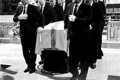 the Godfather of the U.S. Paparazzi culture and one of the most controversial paparazzo of all time had a send off that he would have loved to cover. In fact Ron Galella orchestrated every part of his sendoff. He passed on at 91 yrs of age. His viewing was at Frank E Campbell where many of his photos were on display, and his final goodbye was at St Patricks Cathedral in NYC. Family and friends and some photographers who saw Ron as family and a friend attended and were able to say a final farewell .
Many believe one of his favorite subjects Jackie Kennedy, should get fair warning that Ron is on his way....
Photo by Diane L Cohen