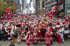 Santa Con NYC 2021 kicks off on Broadway in New York, NY, on Dec. 11, 2021. (Photo by Gabriele Holtermann/Sipa USA)