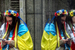 Stimulated by the recent bombings of Mariupol and the children killed and orphans left at risk,, Razom for Ukraine and Ukrainian Jersey City organized a peaceful protest in NYC and major cities in the US.
Starting in Midtown at the UNICEF offices to Fox News then ending in Times Square, the peaceful march of several hundred chanted “Save our Children” and “Putin is a Killer”. People from the local community as well as other neighboring countries came to protest and speak in the final part of the March. Manhattan, NY. March 18, 2022. (C) Bianca Otero