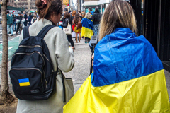 Stimulated by the recent bombings of Mariupol and the children killed and orphans left at risk,, Razom for Ukraine and Ukrainian Jersey City organized a peaceful protest in NYC and major cities in the US.
Starting in Midtown at the UNICEF offices to Fox News then ending in Times Square, the peaceful march of several hundred chanted “Save our Children” and “Putin is a Killer”. People from the local community as well as other neighboring countries came to protest and speak in the final part of the March. Manhattan, NY. March 18, 2022. (C) Bianca Otero