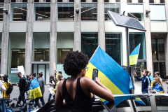 Stimulated by the recent bombings of Mariupol and the children killed and orphans left at risk,, Razom for Ukraine and Ukrainian Jersey City organized a peaceful protest in NYC and major cities in the US.
Starting in Midtown at the UNICEF offices to Fox News then ending in Times Square, the peaceful march of several hundred chanted “Save our Children” and “Putin is a Killer”. People from the local community as well as other neighboring countries came to protest and speak in the final part of the March. Manhattan, NY. March 18, 2022. (C) Bianca Otero