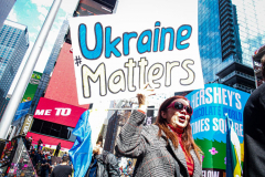 Stimulated by the recent bombings of Mariupol and the children killed and orphans left at risk,, Razom for Ukraine and Ukrainian Jersey City organized a peaceful protest in NYC and major cities in the US.
Starting in Midtown at the UNICEF offices to Fox News then ending in Times Square, the peaceful march of several hundred chanted “Save our Children” and “Putin is a Killer”. People from the local community as well as other neighboring countries came to protest and speak in the final part of the March. Manhattan, NY. March 18, 2022. (C) Bianca Otero