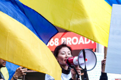Stimulated by the recent bombings of Mariupol and the children killed and orphans left at risk,, Razom for Ukraine and Ukrainian Jersey City organized a peaceful protest in NYC and major cities in the US.
Starting in Midtown at the UNICEF offices to Fox News then ending in Times Square, the peaceful march of several hundred chanted “Save our Children” and “Putin is a Killer”. People from the local community as well as other neighboring countries came to protest and speak in the final part of the March. Manhattan, NY. March 18, 2022. (C) Bianca Otero