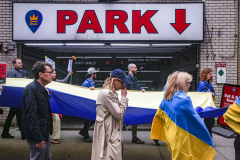 Stimulated by the recent bombings of Mariupol and the children killed and orphans left at risk,, Razom for Ukraine and Ukrainian Jersey City organized a peaceful protest in NYC and major cities in the US.
Starting in Midtown at the UNICEF offices to Fox News then ending in Times Square, the peaceful march of several hundred chanted “Save our Children” and “Putin is a Killer”. People from the local community as well as other neighboring countries came to protest and speak in the final part of the March. Manhattan, NY. March 18, 2022. (C) Bianca Otero
