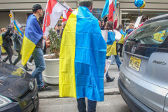 Stimulated by the recent bombings of Mariupol and the children killed and orphans left at risk,, Razom for Ukraine and Ukrainian Jersey City organized a peaceful protest in NYC and major cities in the US.
Starting in Midtown at the UNICEF offices to Fox News then ending in Times Square, the peaceful march of several hundred chanted “Save our Children” and “Putin is a Killer”. People from the local community as well as other neighboring countries came to protest and speak in the final part of the March. Manhattan, NY. March 18, 2022. (C) Bianca Otero