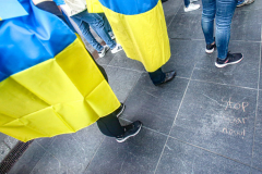 Stimulated by the recent bombings of Mariupol and the children killed and orphans left at risk,, Razom for Ukraine and Ukrainian Jersey City organized a peaceful protest in NYC and major cities in the US.
Starting in Midtown at the UNICEF offices to Fox News then ending in Times Square, the peaceful march of several hundred chanted “Save our Children” and “Putin is a Killer”. People from the local community as well as other neighboring countries came to protest and speak in the final part of the March. Manhattan, NY. March 18, 2022. (C) Bianca Otero